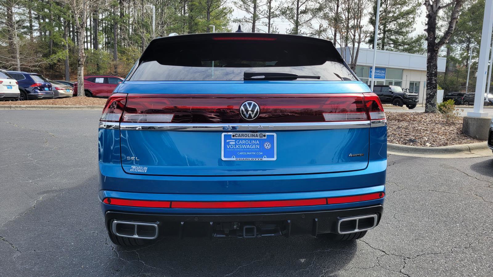 Certified 2025 Volkswagen Atlas Cross Sport SEL Premium R-Line image 4