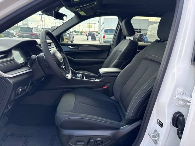 New 2026 Jeep Grand Cherokee Laredo X AWD/4WD image 8