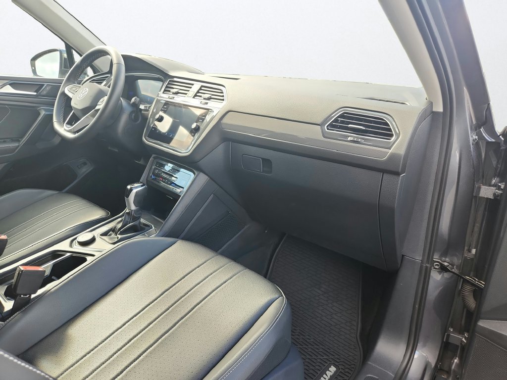 Certified 2024 Volkswagen Tiguan SE AWD/4WD image 23