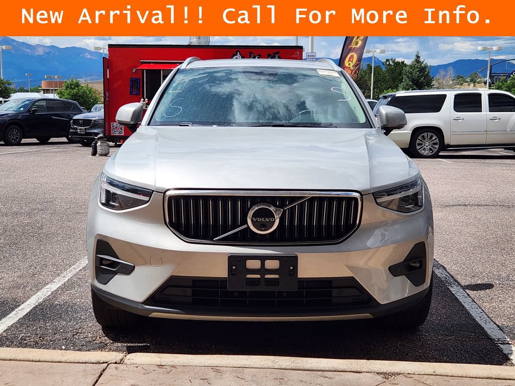 Used 2025 Volvo XC40 B5 Plus w/ Climate Package AWD/4WD image 8