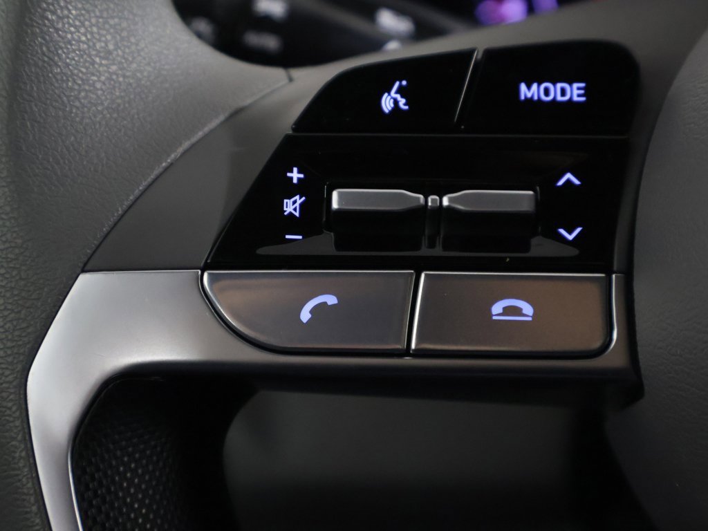 Used 2023 Hyundai Elantra SEL w/ Preferred Accessory Package image 35