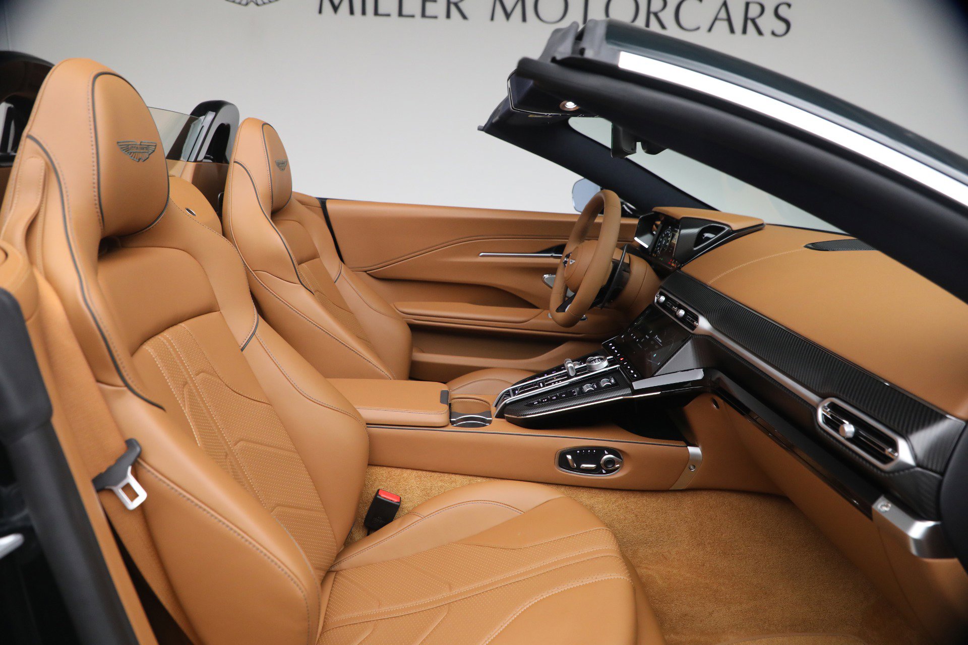 New 2026 Aston Martin V8 Vantage Roadster image 29