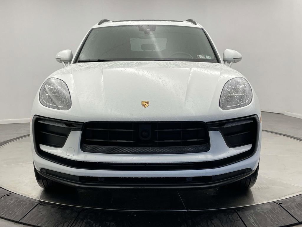 Used 2023 Porsche Macan image 10