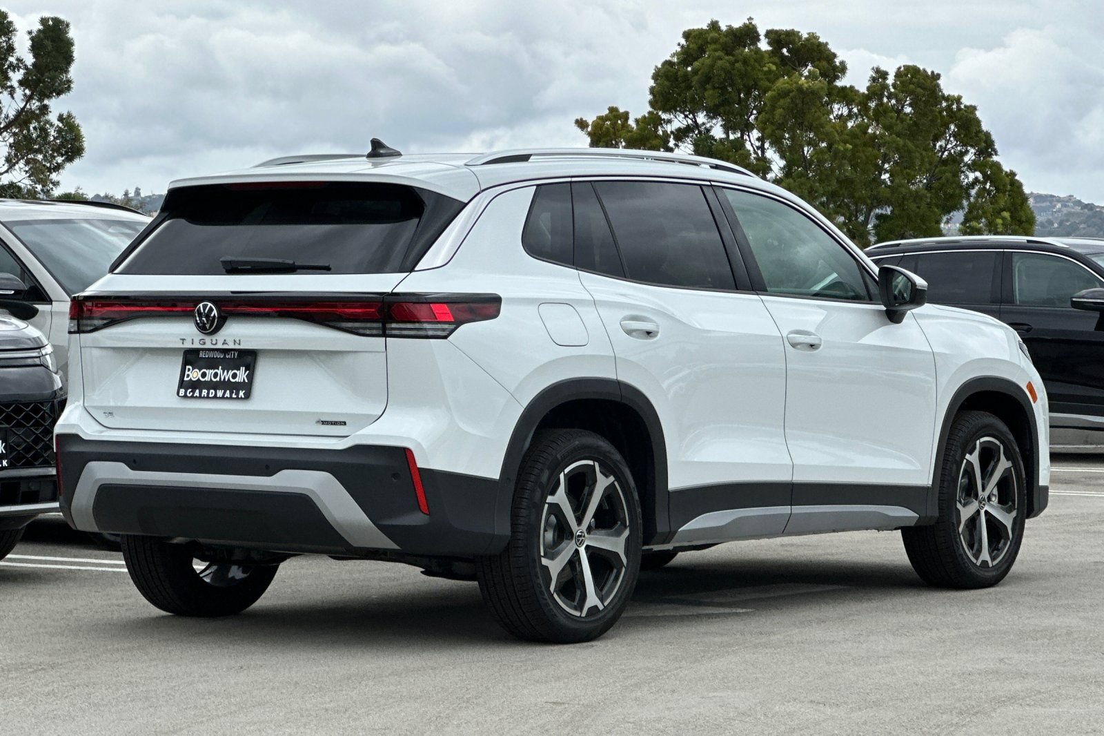 New 2026 Volkswagen Tiguan SE AWD/4WD image 4