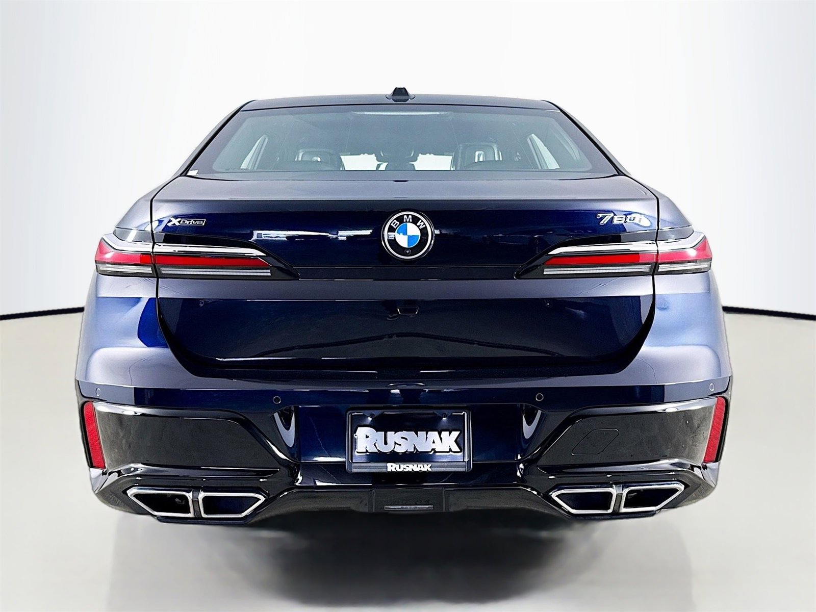 Certified 2023 BMW 760i xDrive w/ Executive Package image 6