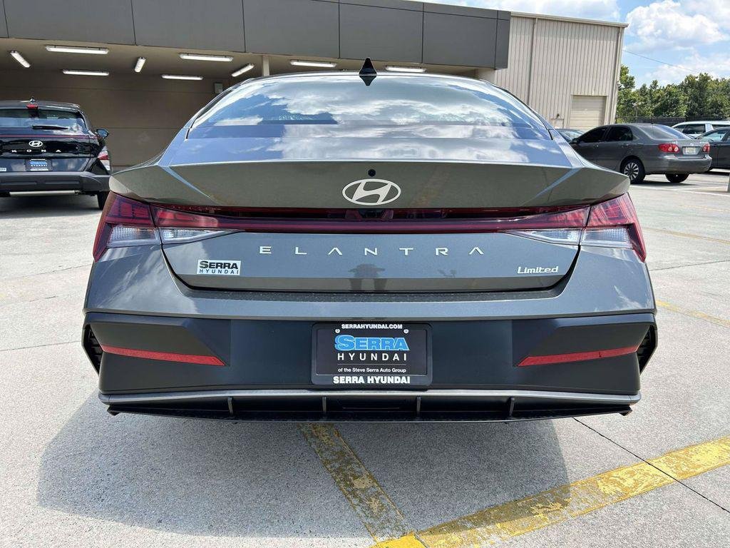 New 2026 Hyundai Elantra Limited FWD image 29