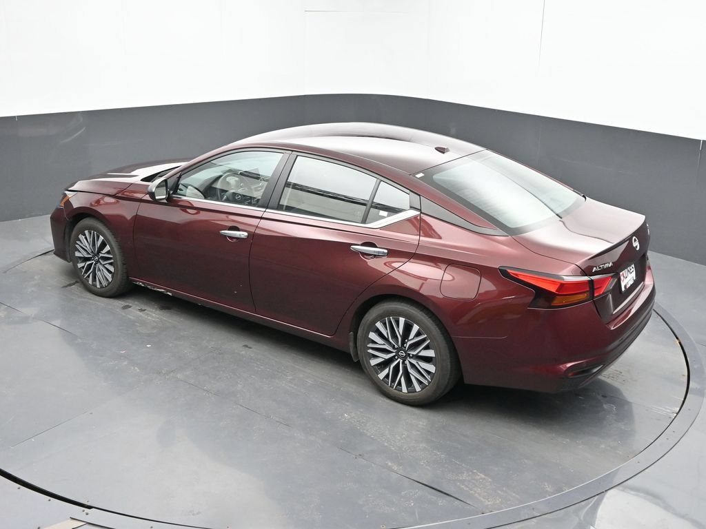 Used 2024 Nissan Altima 2.5 SV FWD image 39
