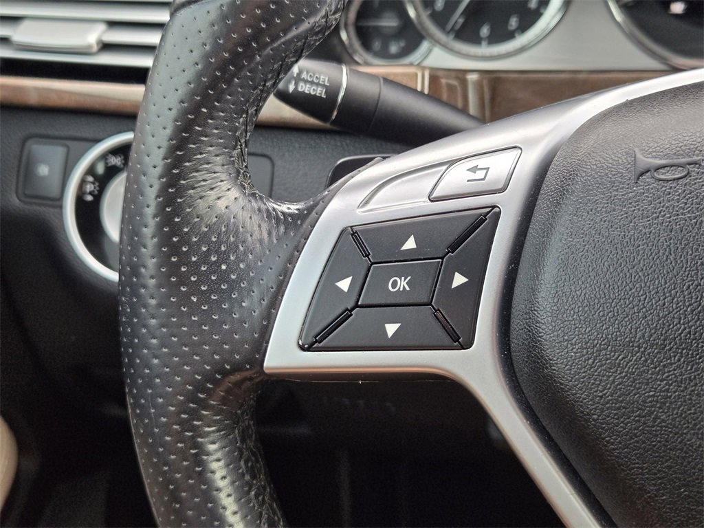 Used 2013 Mercedes-Benz E 350 Sedan image 26