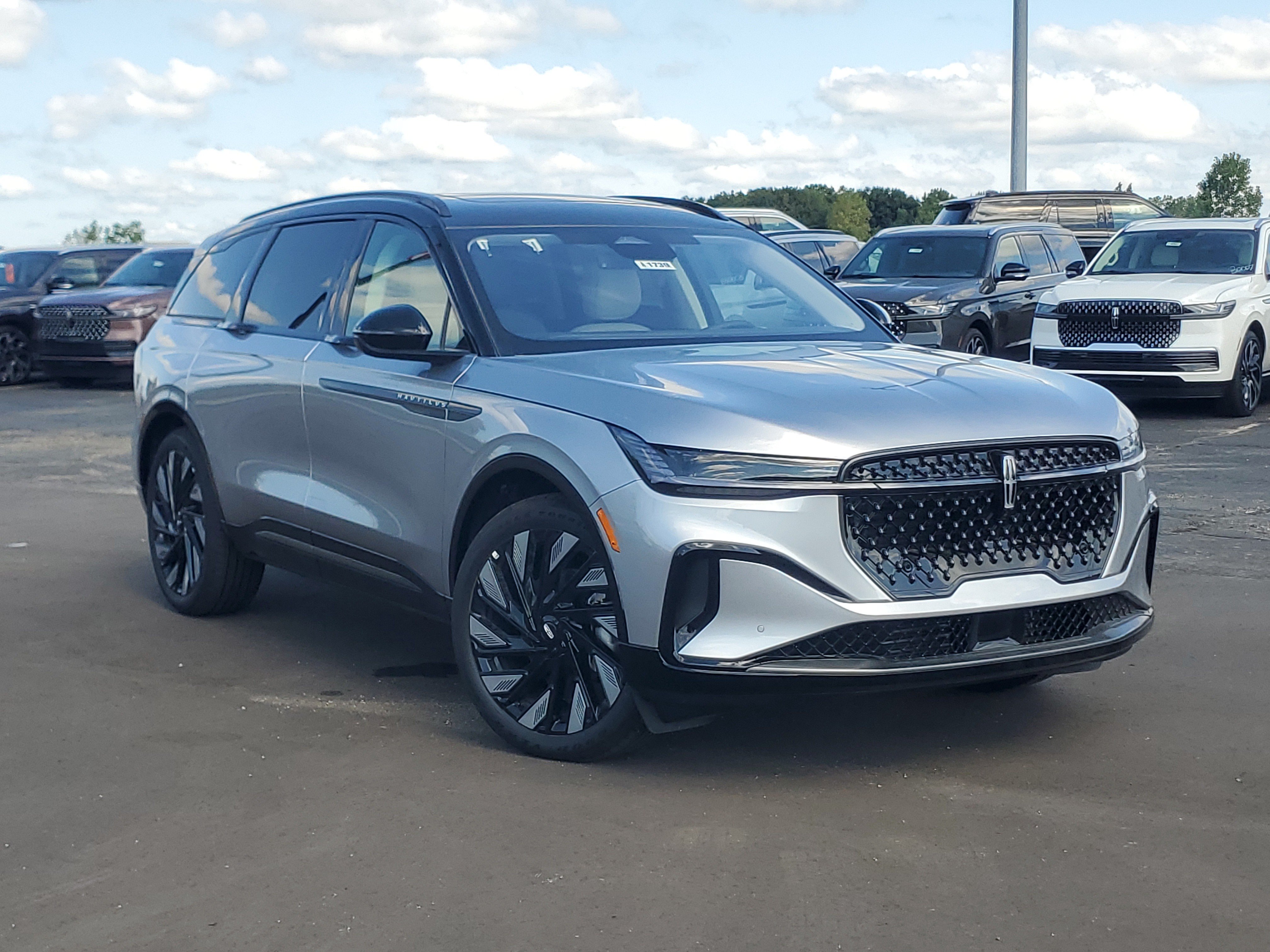 New 2026 Lincoln Nautilus Reserve w/ Jet Appearance Package