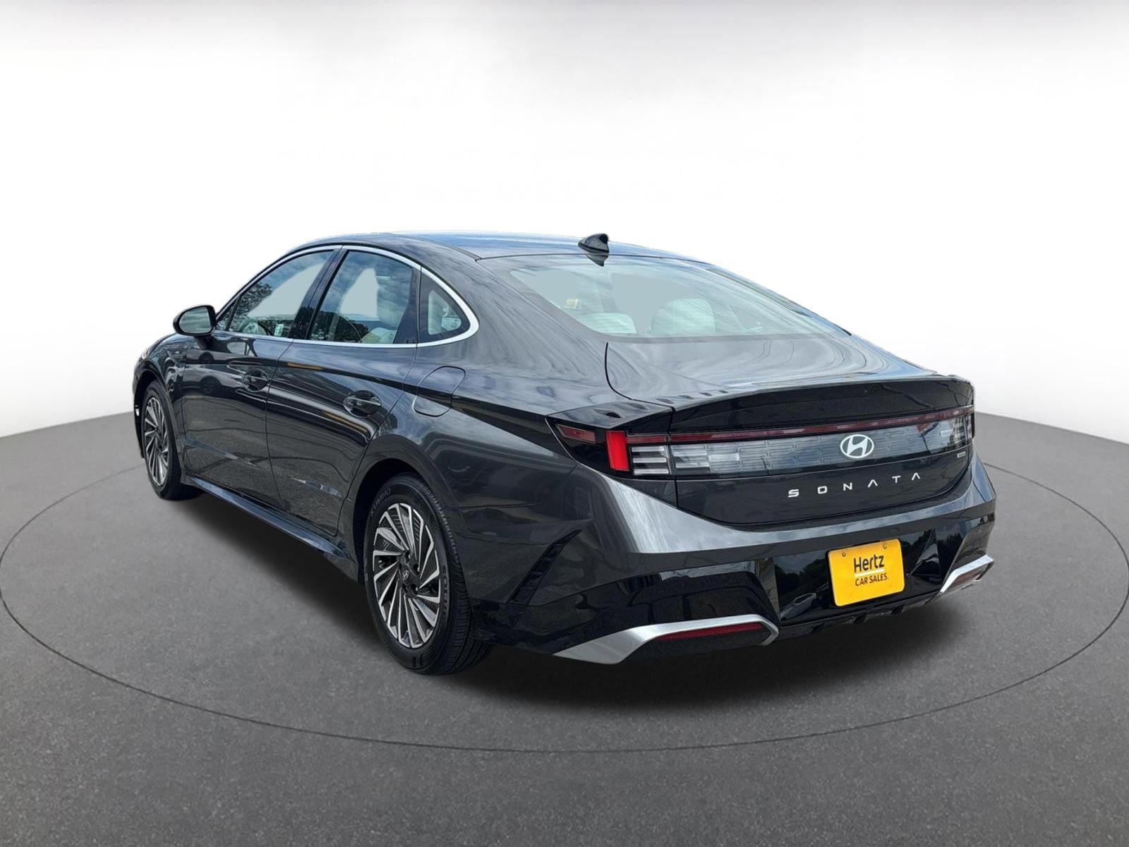Used 2025 Hyundai Sonata SEL FWD image 11
