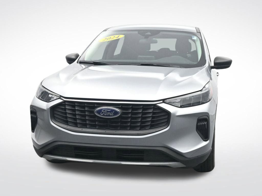 Certified 2024 Ford Escape Active w/ Cold Weather Package FWD image 2