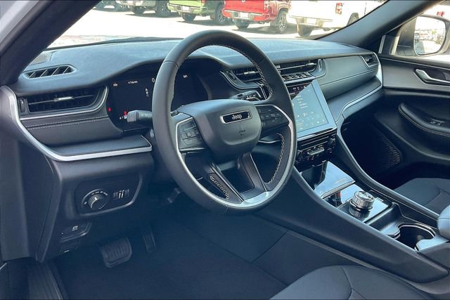 New 2025 Jeep Grand Cherokee Laredo X image 6