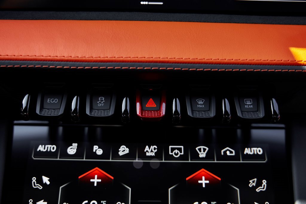 Used 2025 Lamborghini Urus SE image 76