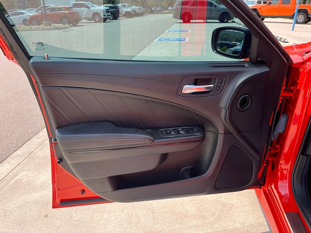 Used 2023 Dodge Charger R/T w/ Plus Group RWD image 5