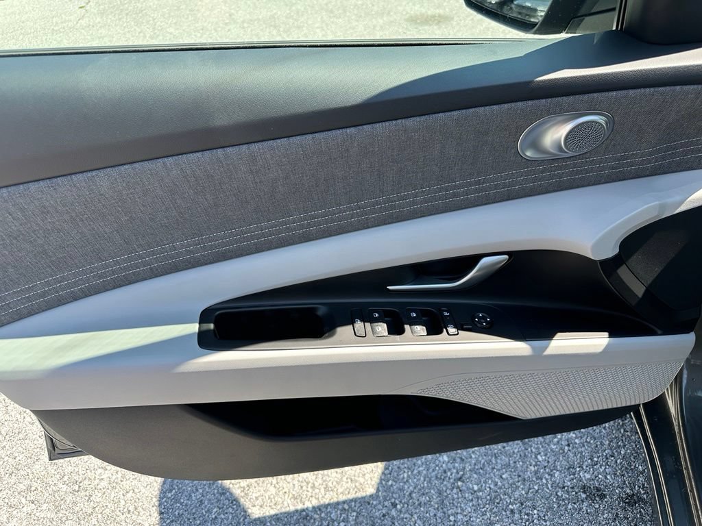New 2026 Hyundai Elantra SEL Sport FWD image 12