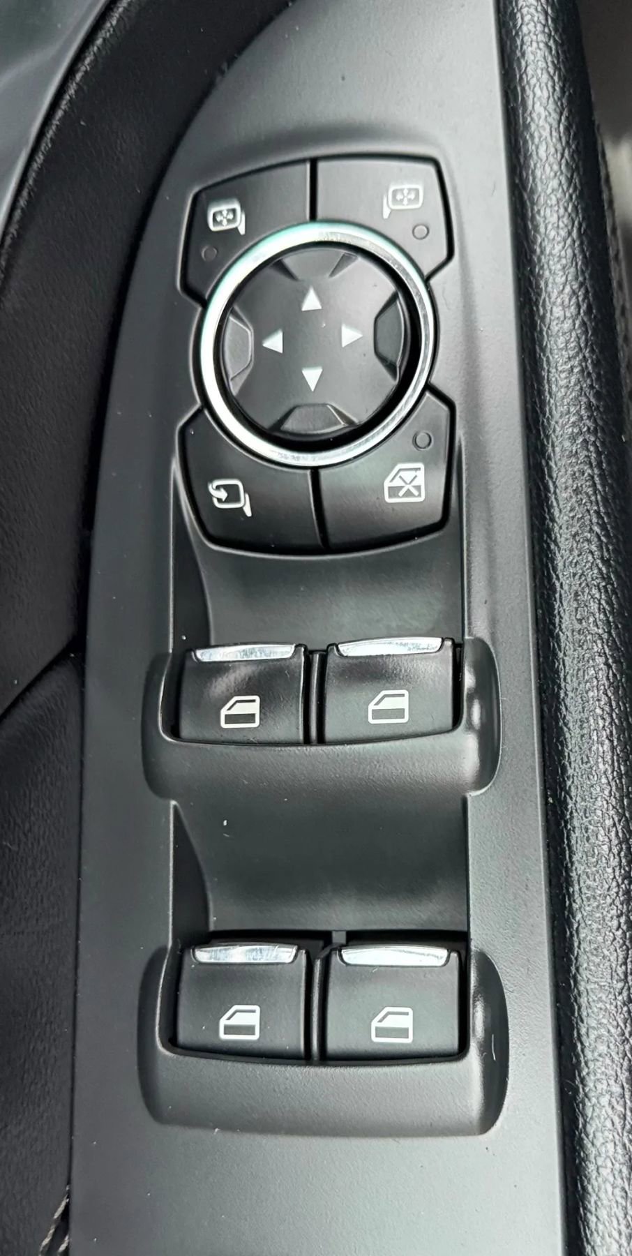 Used 2016 Ford Explorer Limited w/ Equipment Group 301A image 27