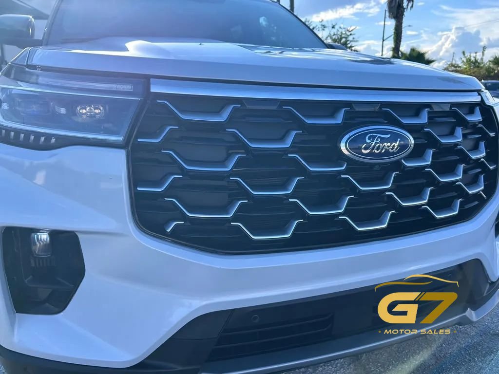 Used 2025 Ford Explorer Platinum w/ LUX Leather Package AWD/4WD image 3
