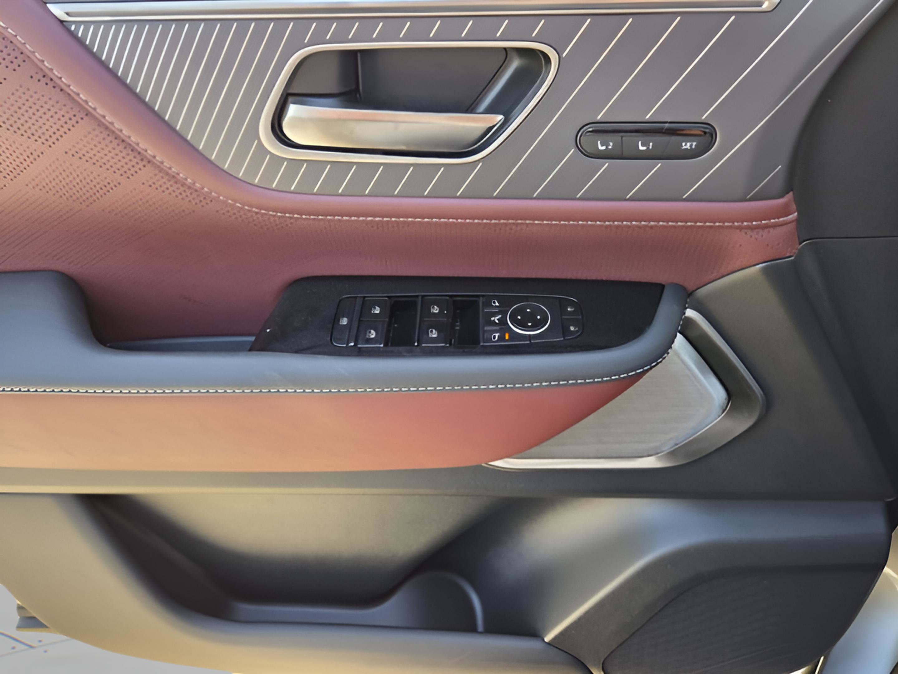 New 2026 INFINITI QX80 Autograph w/ Premium Cargo Package AWD/4WD image 14