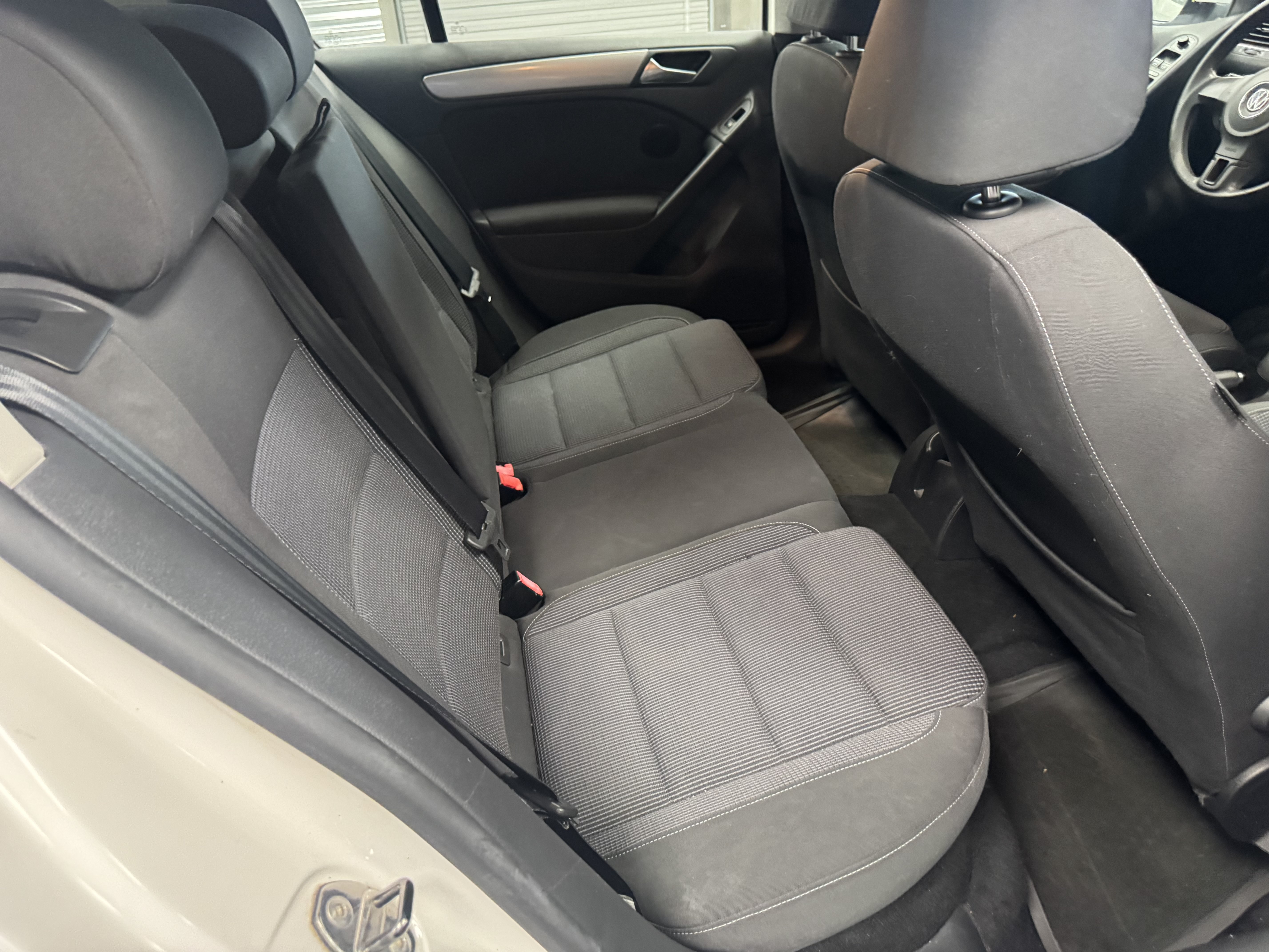 Used 2012 Volkswagen Golf 4-Door FWD image 14