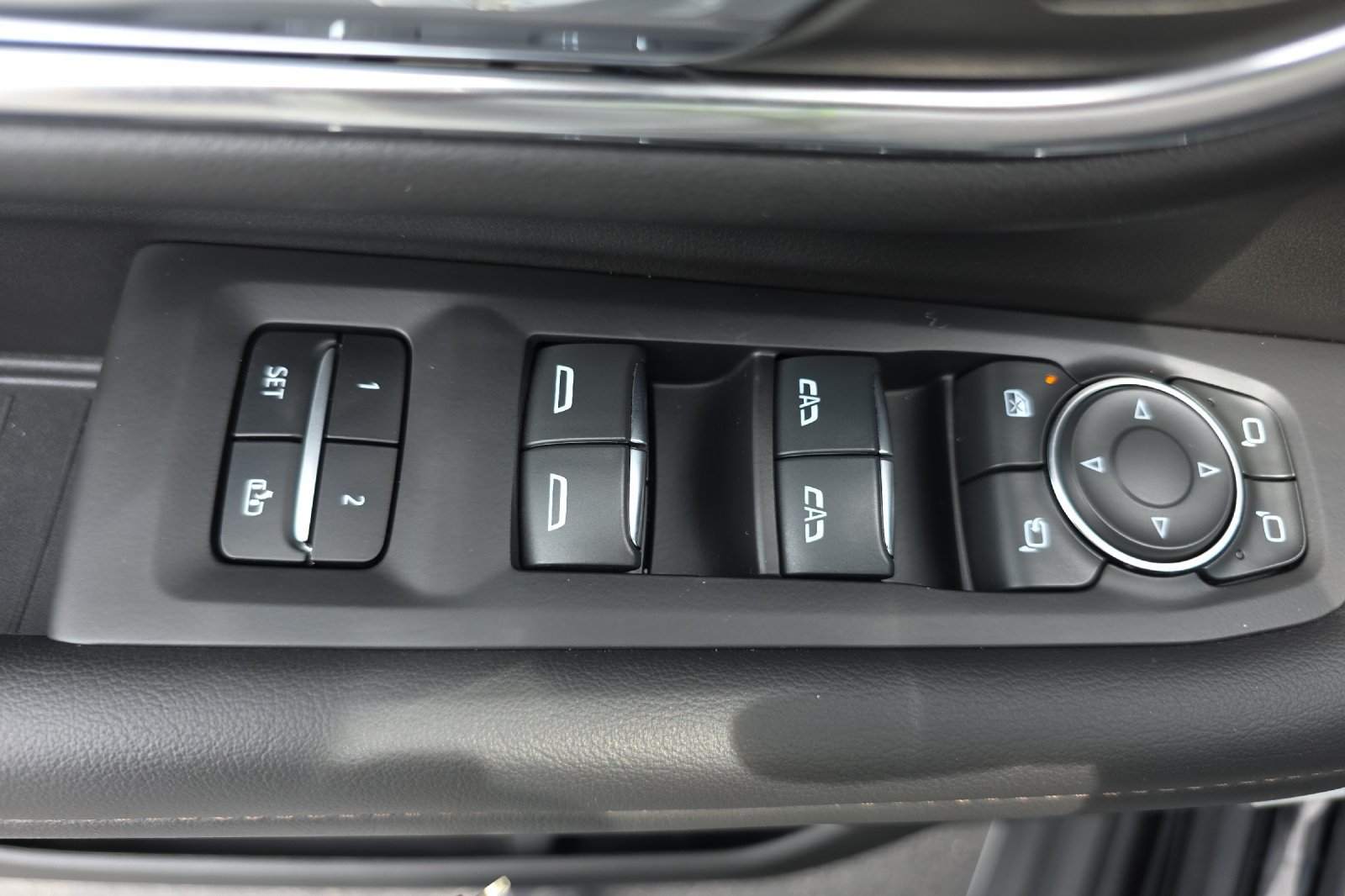 Used 2024 Chevrolet Tahoe High Country AWD/4WD image 33