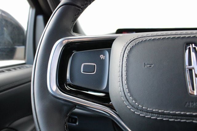 New 2026 Lincoln Navigator Reserve w/ Jet Appearance Package image 41