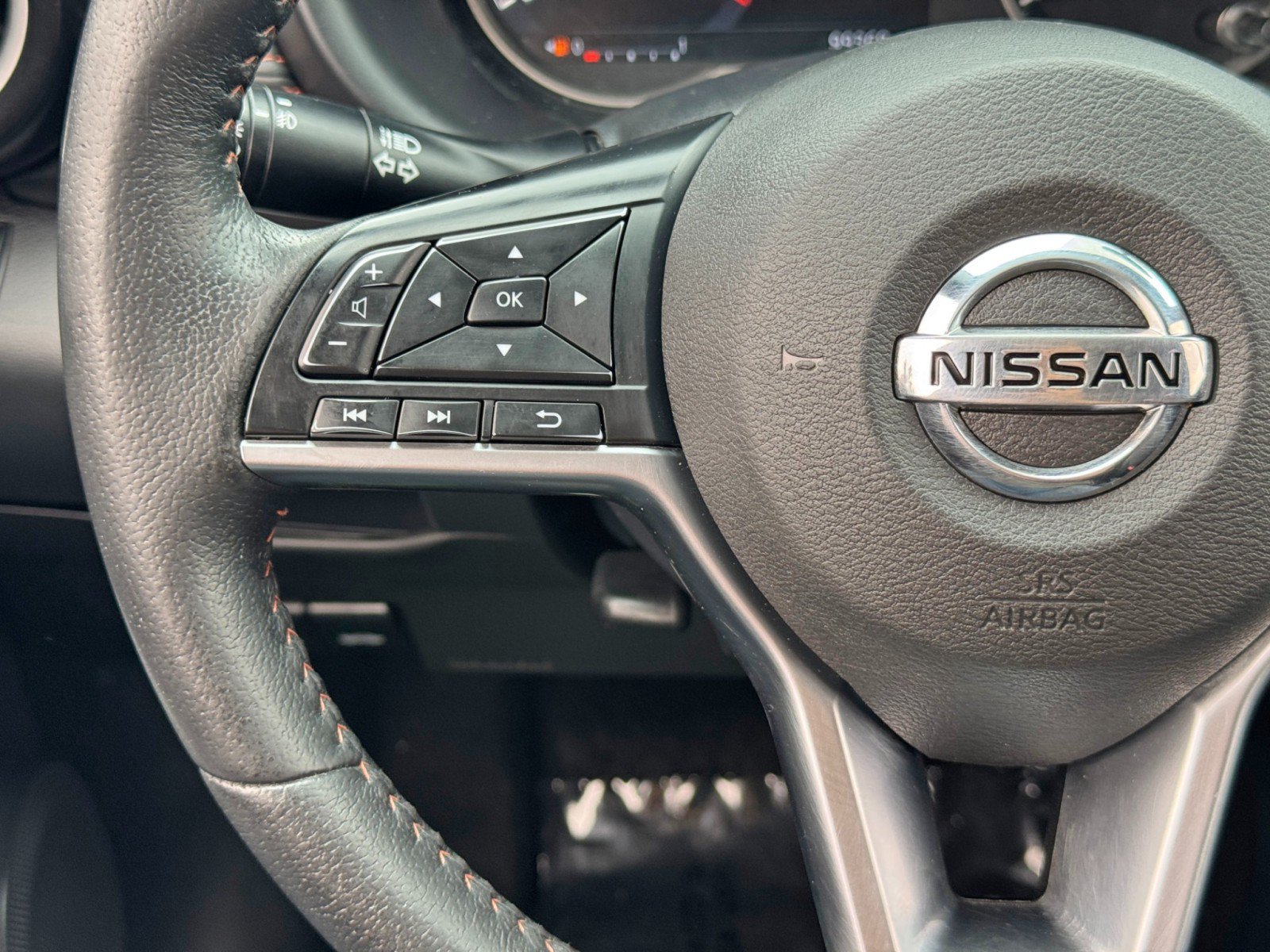 Used 2019 Nissan Kicks SR w/ SR Premium Package FWD image 18