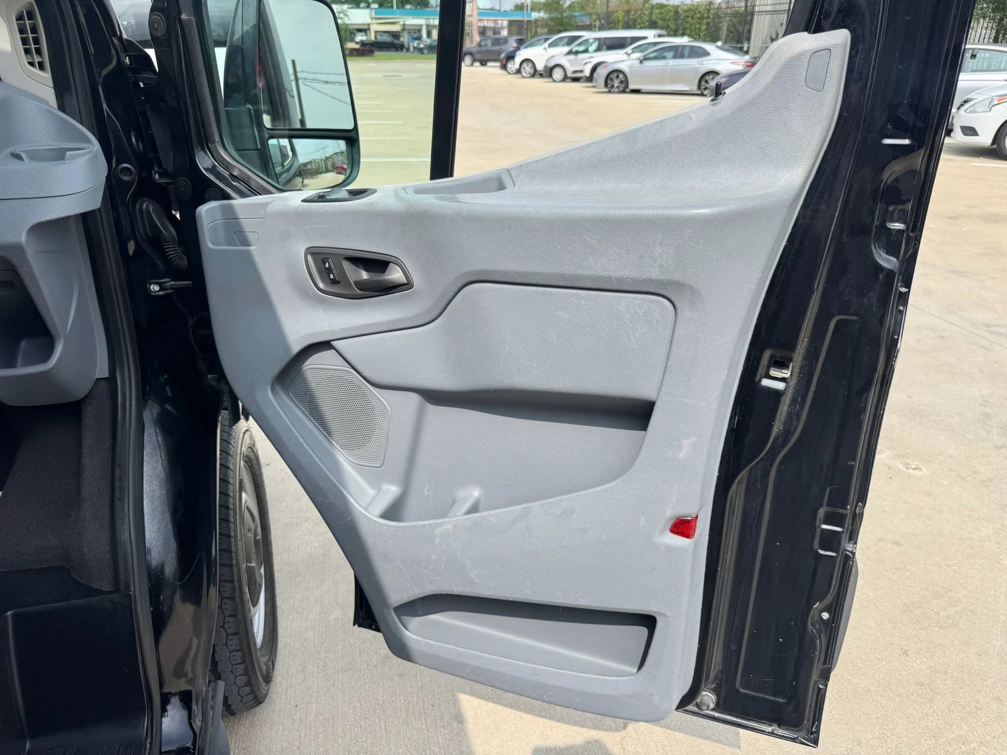 Used 2018 Ford Transit 350 XL RWD image 34