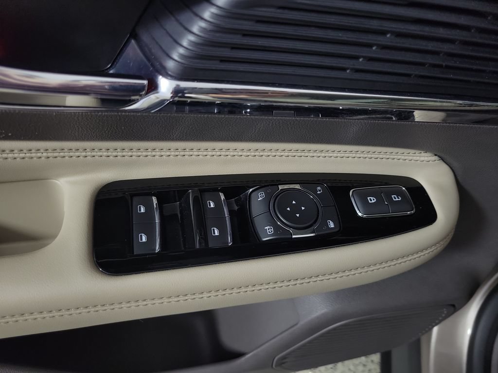 Certified 2021 Lincoln Corsair FWD w/ Convenience Package image 20