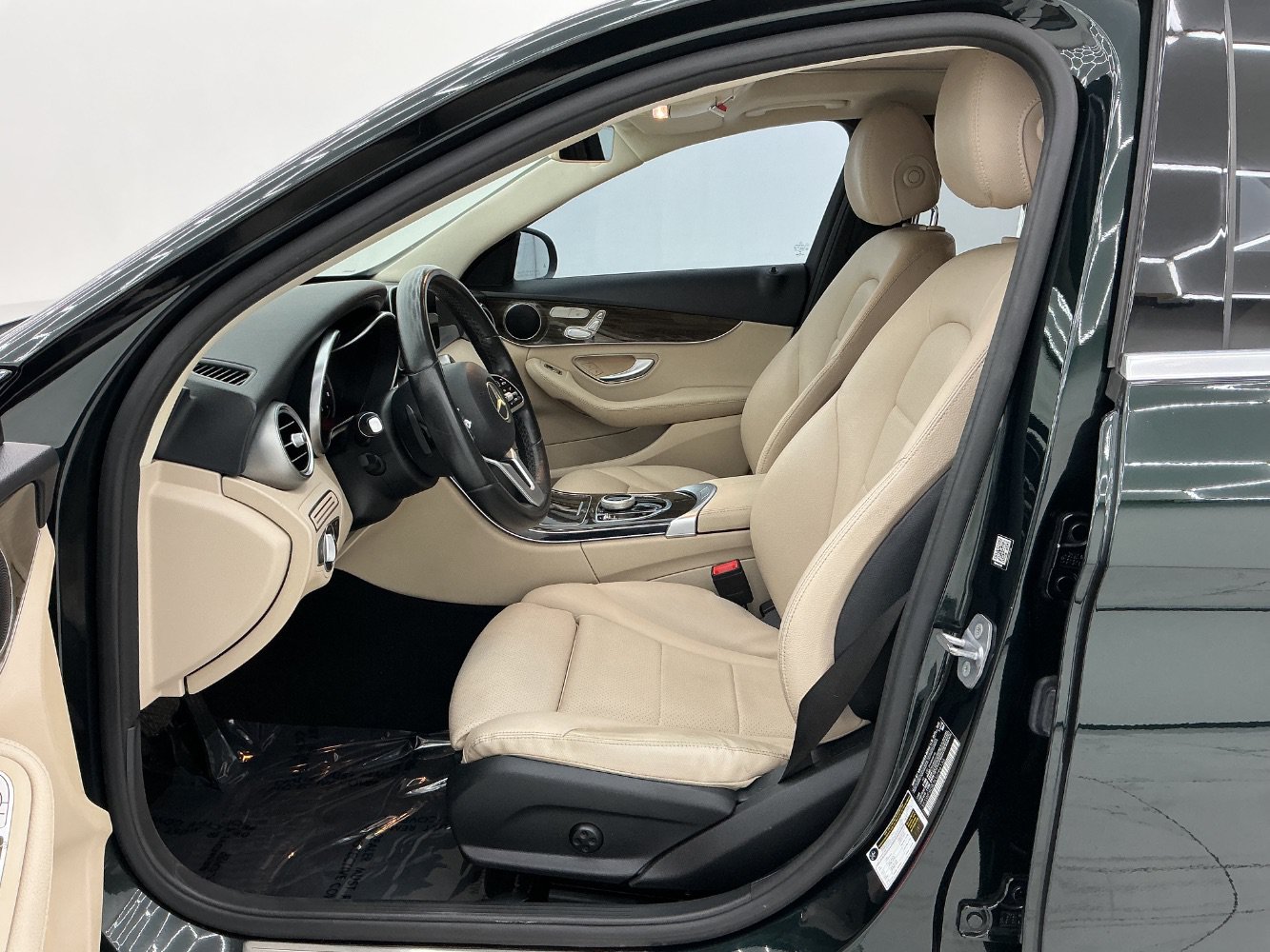 Used 2019 Mercedes-Benz C 300 Sedan image 17