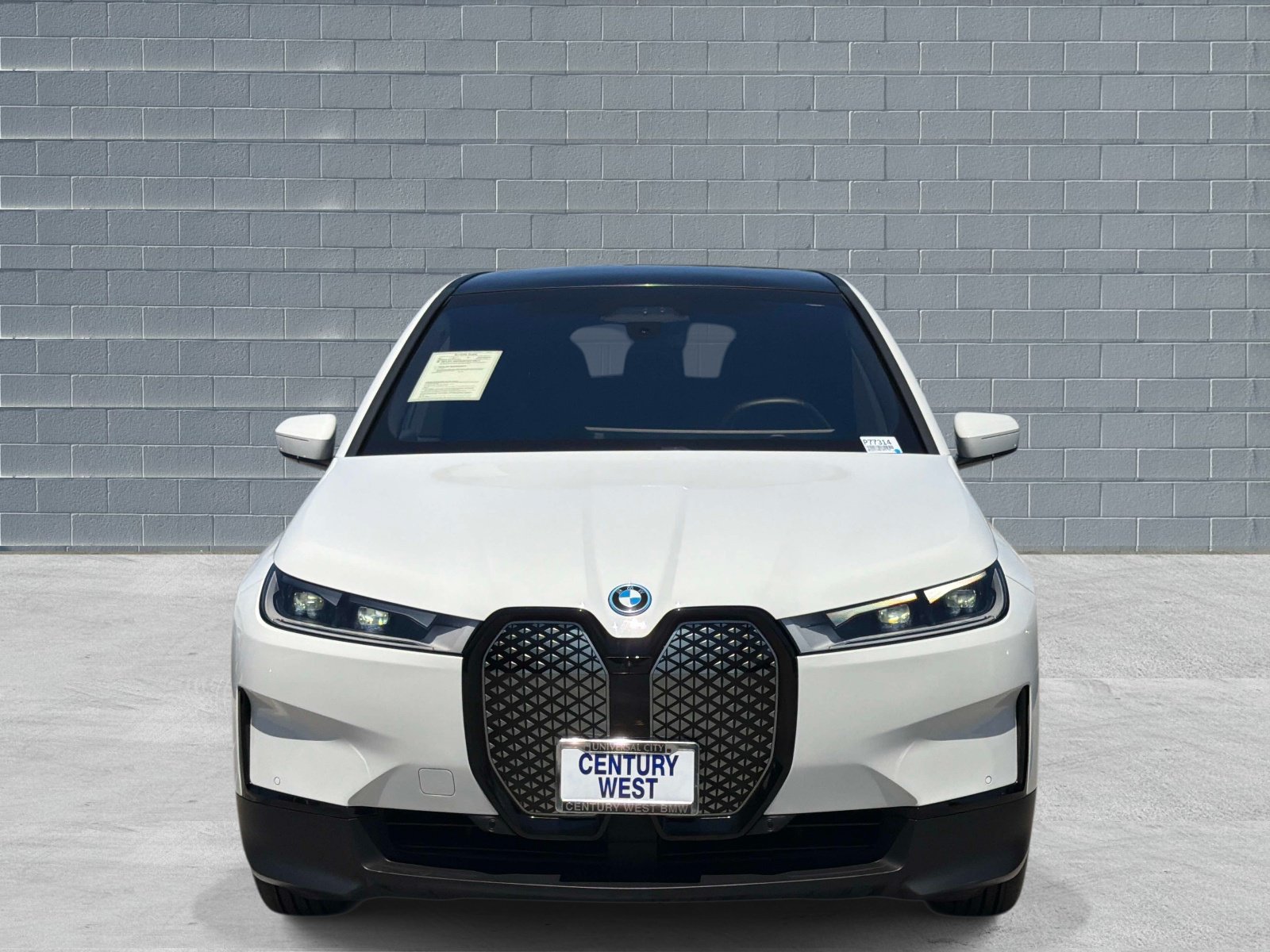 Used 2024 BMW iX xDrive50 AWD/4WD image 2