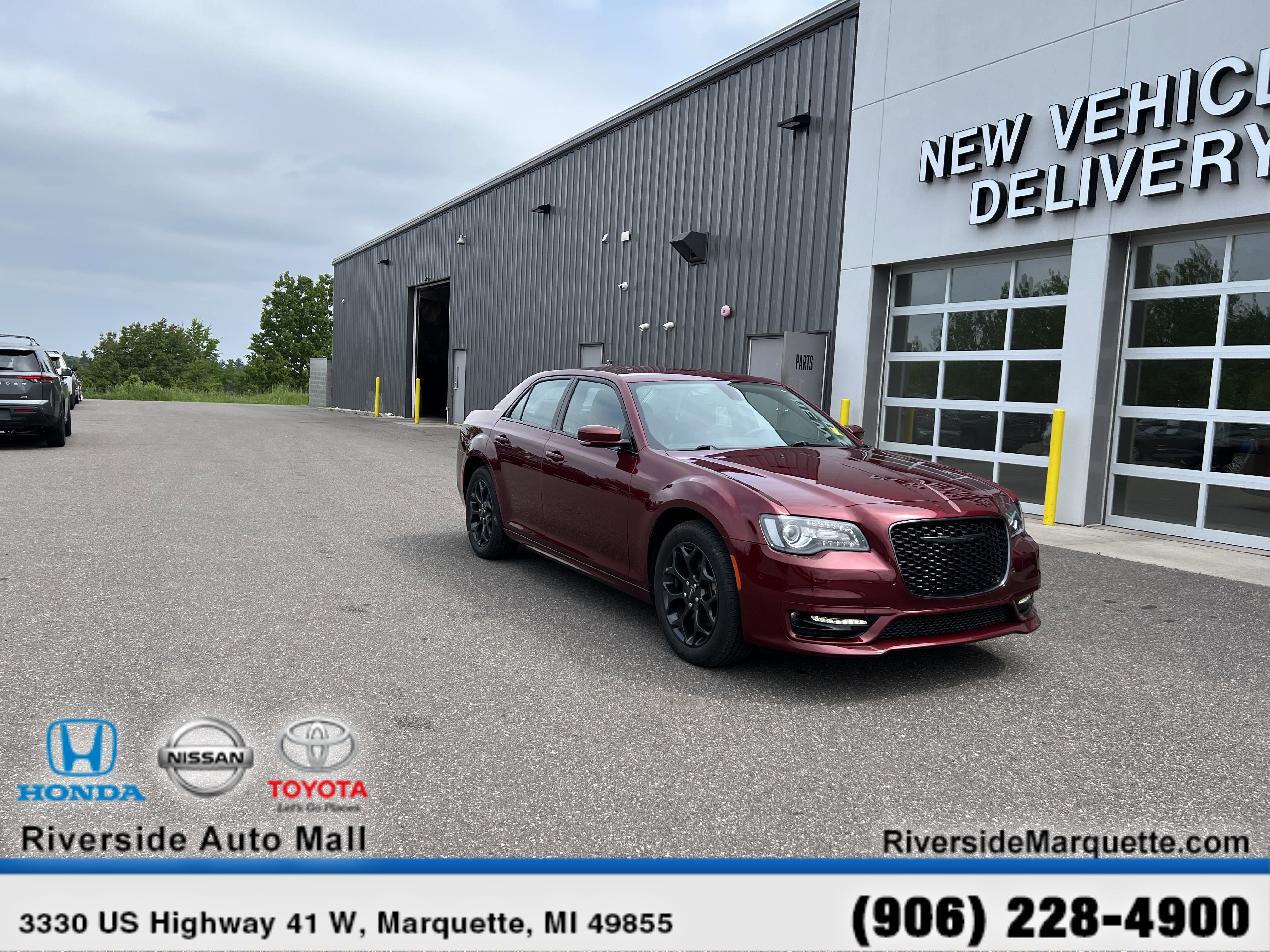 Used 2023 Chrysler 300 Touring L w/ Comfort Group video 1