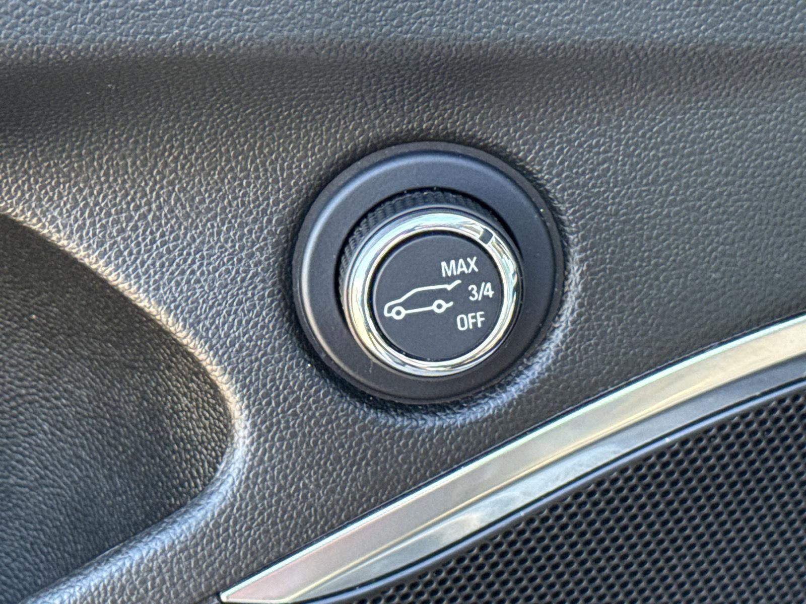 Used 2023 Buick Enclave Essence image 15