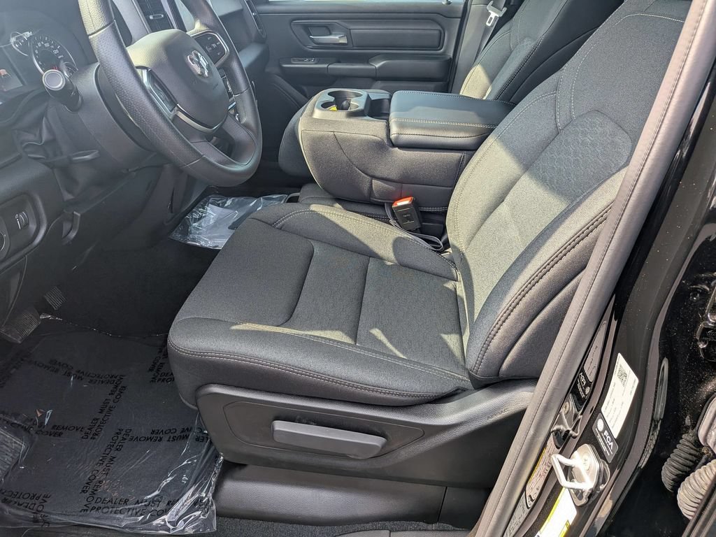 New 2026 RAM 1500 Express AWD/4WD image 12