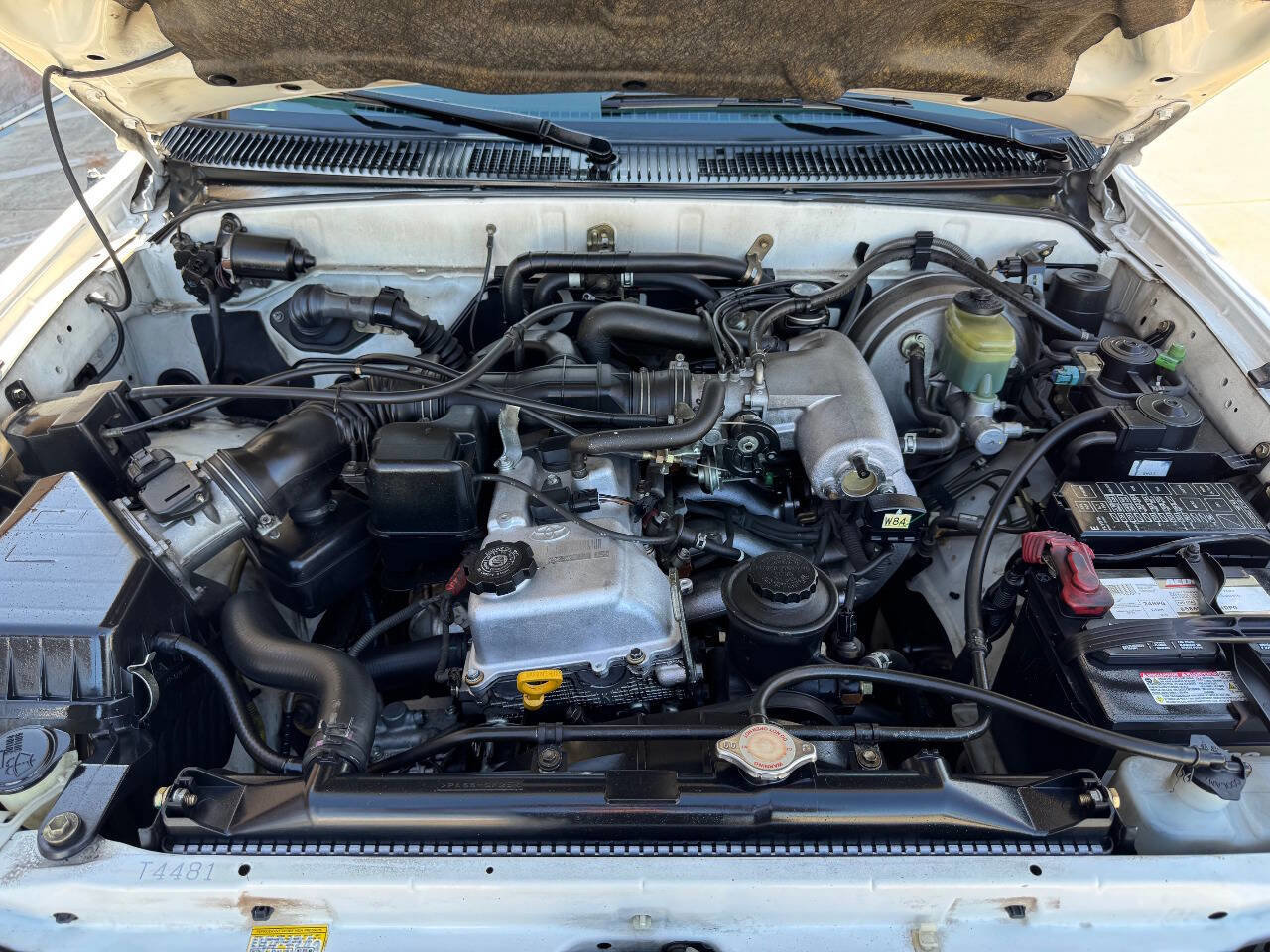 Used 2000 Toyota 4Runner Base 4dr SUV image 26