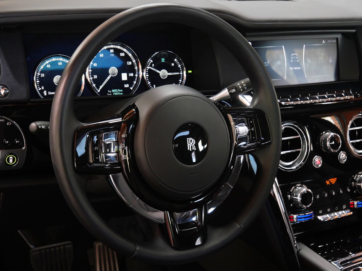 Certified 2022 Rolls-Royce Cullinan AWD/4WD image 17
