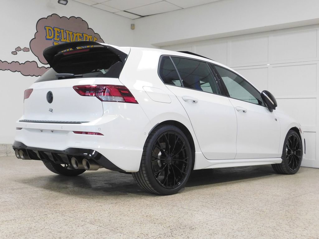 Used 2025 Volkswagen Golf R Black Edition image 4