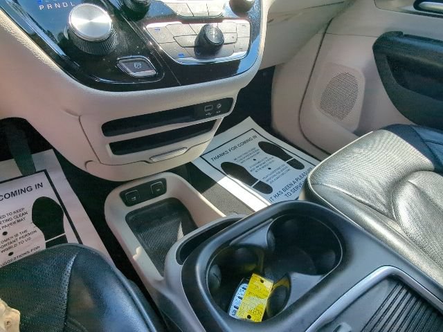 Used 2018 Chrysler Pacifica Limited FWD image 18