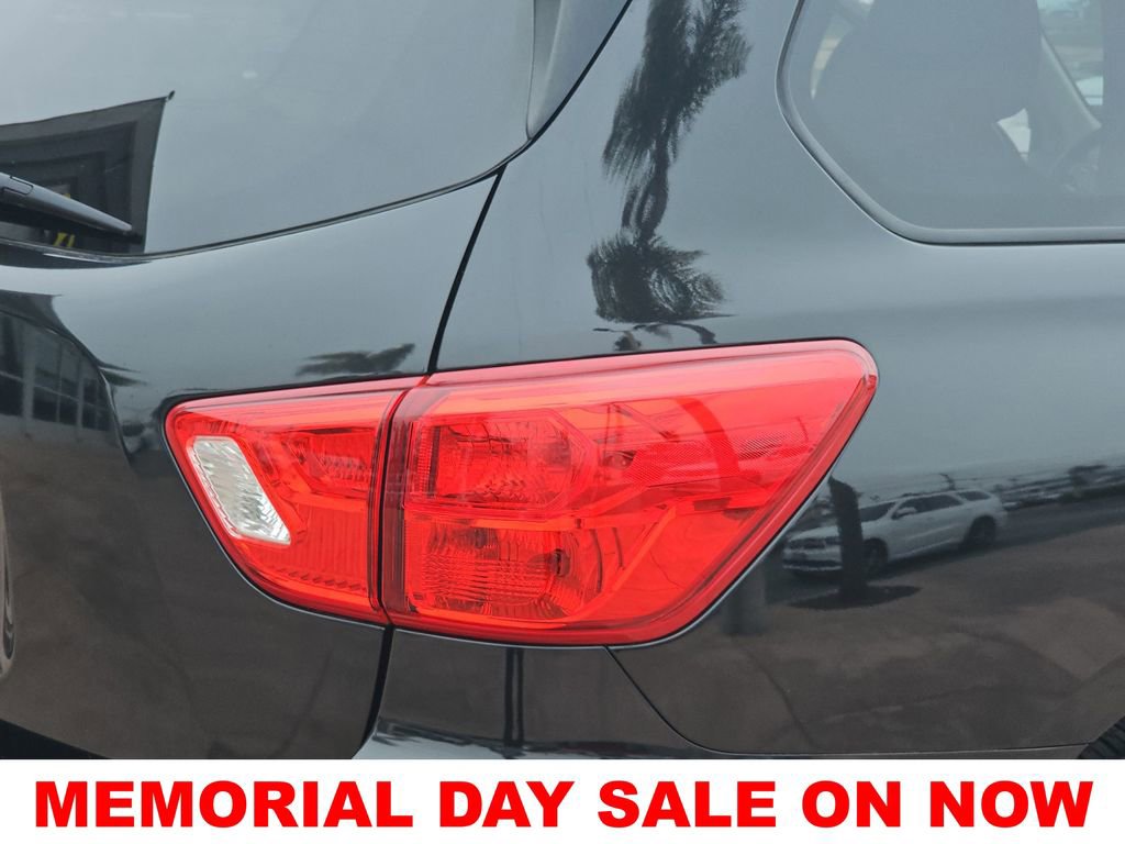 Used 2017 Nissan Pathfinder S FWD image 39