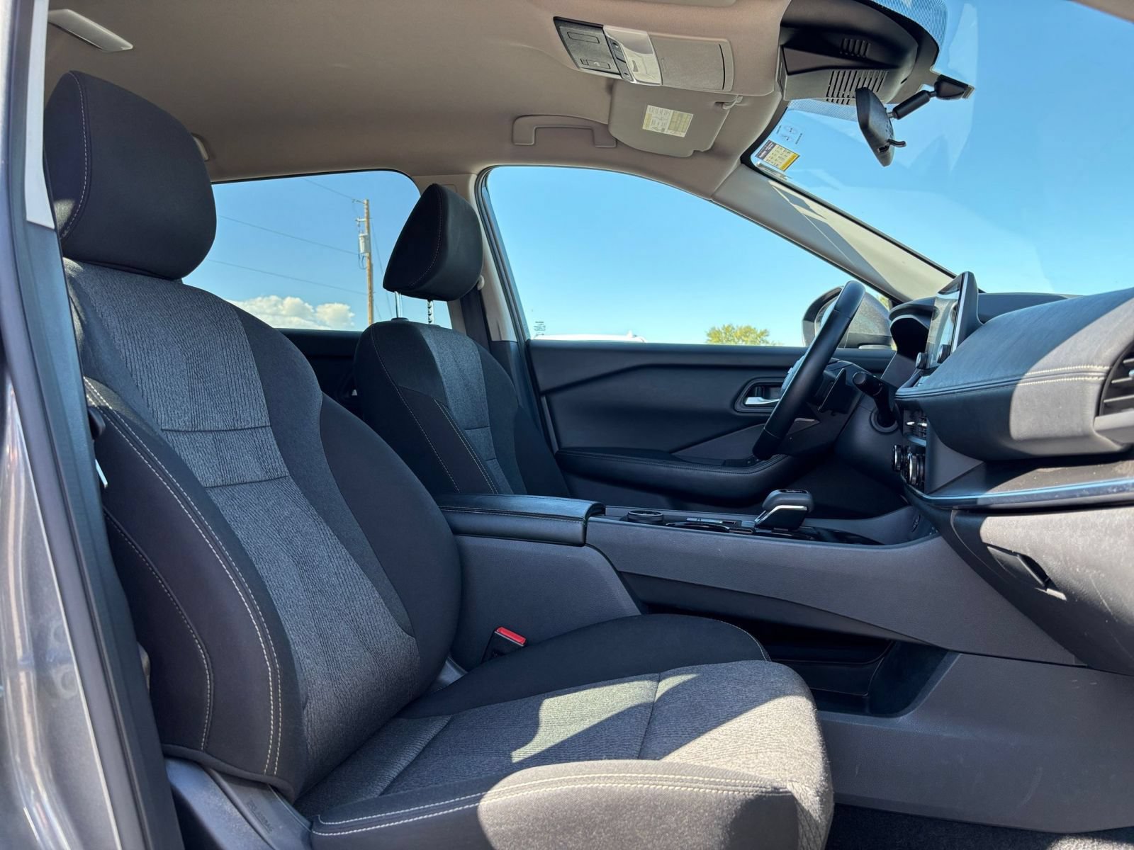 Used 2025 Nissan Rogue SV AWD/4WD image 37