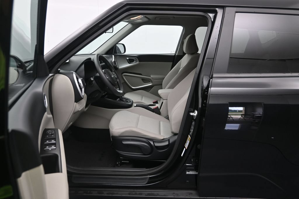 Used 2024 Kia Soul LX FWD image 20