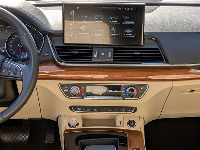 Used 2021 Audi Q5 Premium w/ Convenience Package image 12