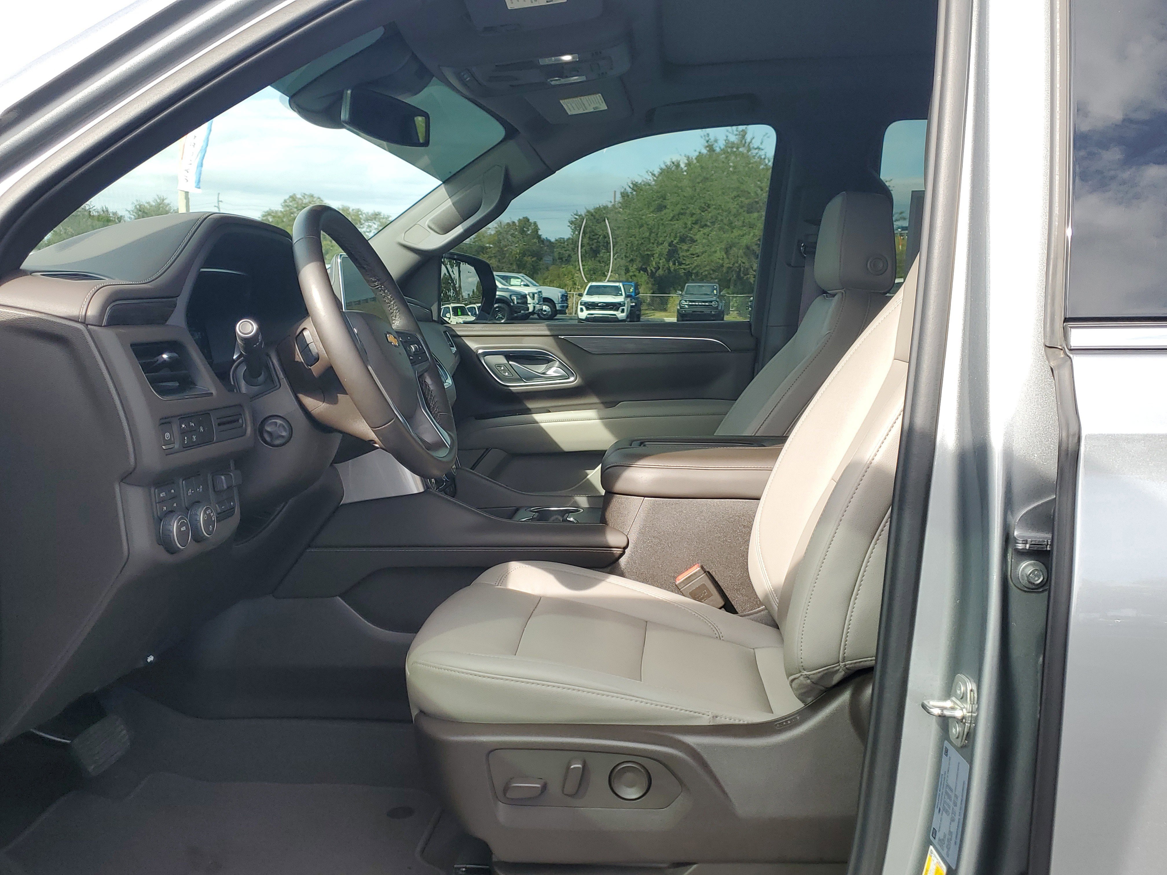 Used 2024 Chevrolet Tahoe LT w/ LT Signature Package image 23