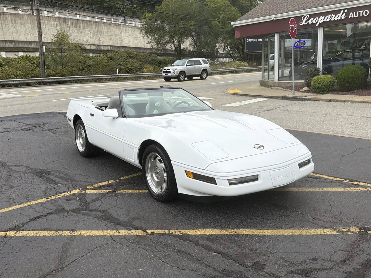 Used 1996 Chevrolet Corvette Convertible RWD image 2