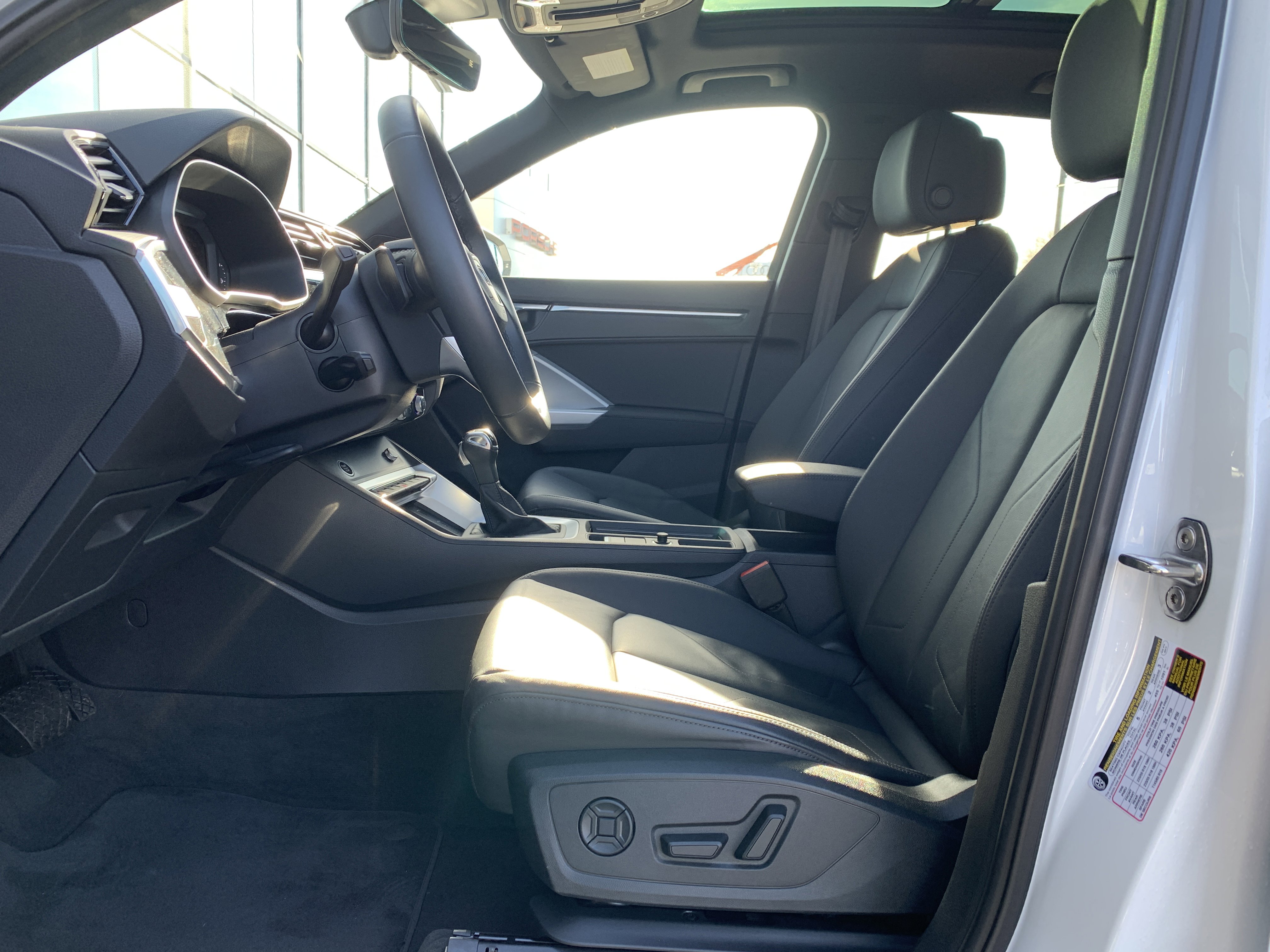 Certified 2025 Audi Q3 2.0T Premium w/ Convenience Package image 5