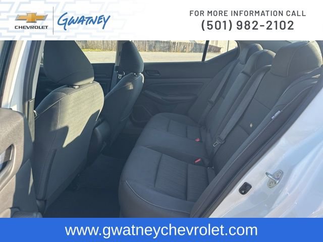 Used 2025 Nissan Altima 2.5 SV FWD image 21
