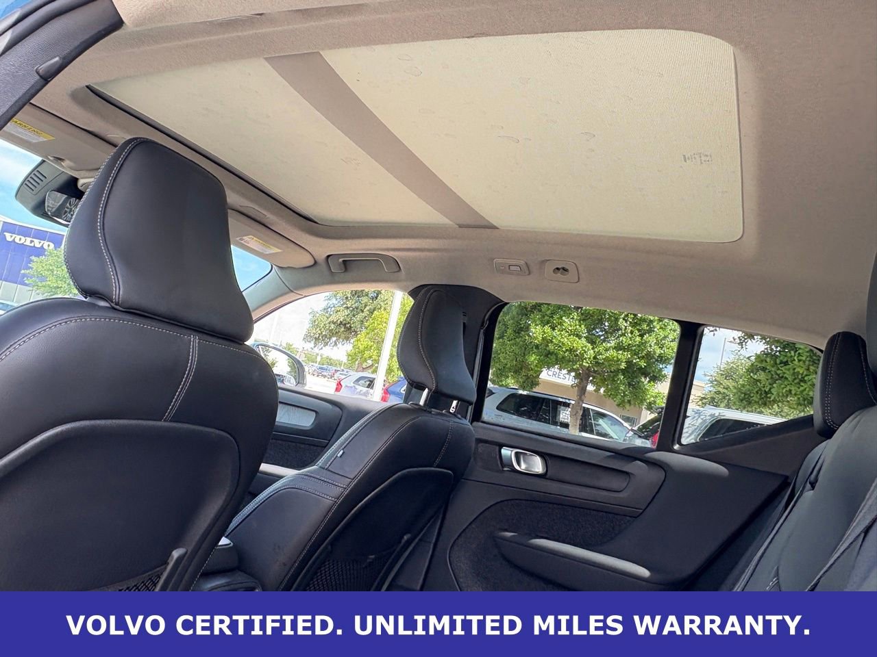 Certified 2025 Volvo XC40 B5 Plus AWD/4WD image 31