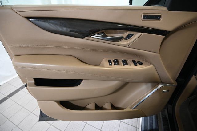 Used 2020 Cadillac Escalade Platinum AWD/4WD image 23