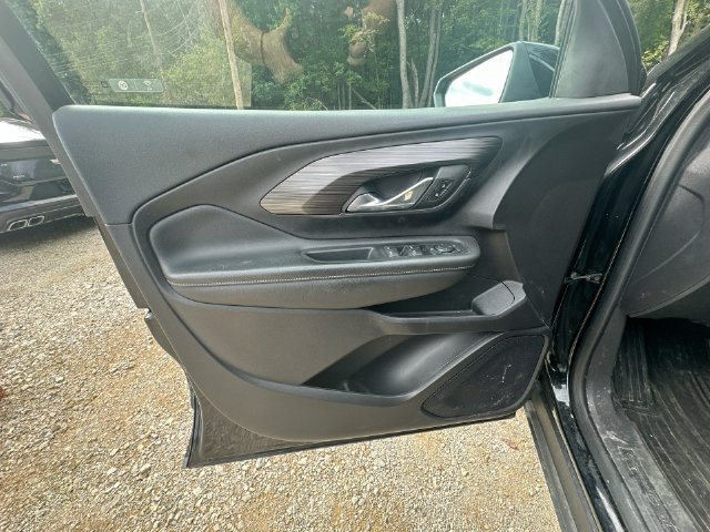 Used 2024 GMC Terrain SLE FWD image 33