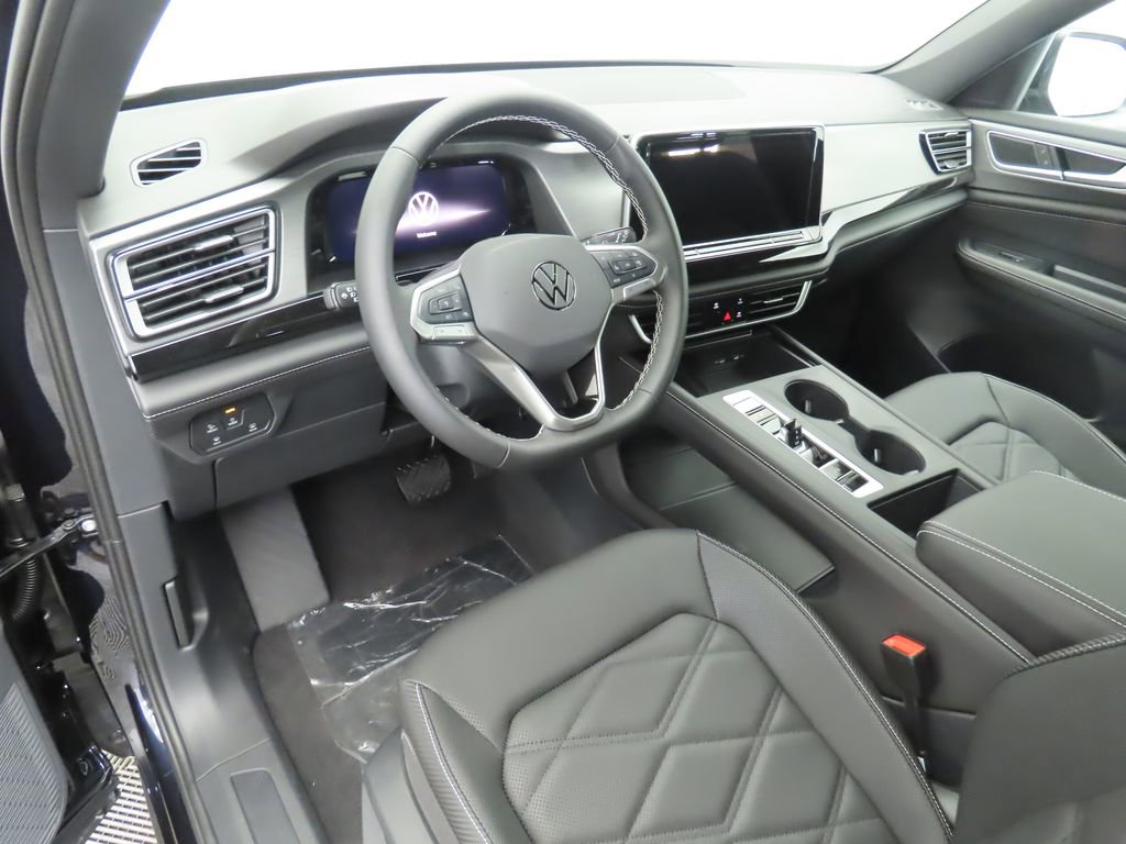 Used 2025 Volkswagen Atlas Cross Sport SE image 9