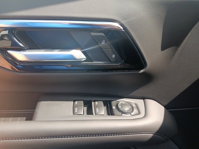 New 2025 Chevrolet Suburban LS image 25